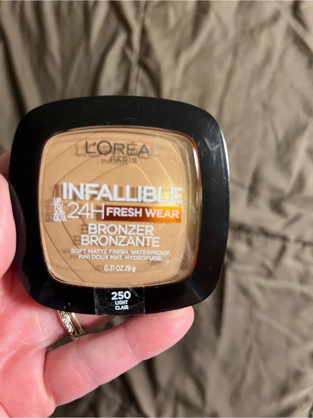 L'Oreal Infallible Fresh Wear Bronzer (Light/Beige)